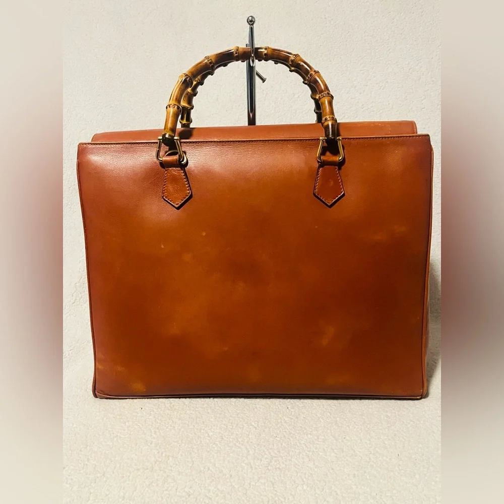 Gucci Bamboo Leather Tote/ Handbag - Picture 3 of 16